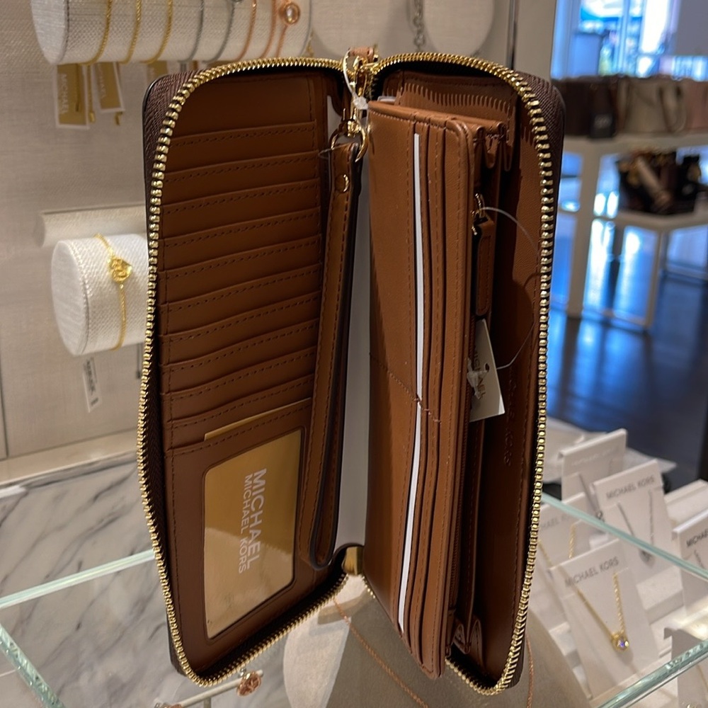 Michael Kors Jet Set Travel Large Signature Logo and Metallic Continenta… - Picture 12 of 16